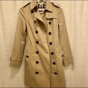 Burberry Sadringham Trench Coat